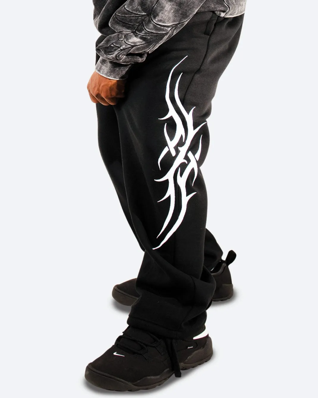 Varrio Embroidered Fleece Pants